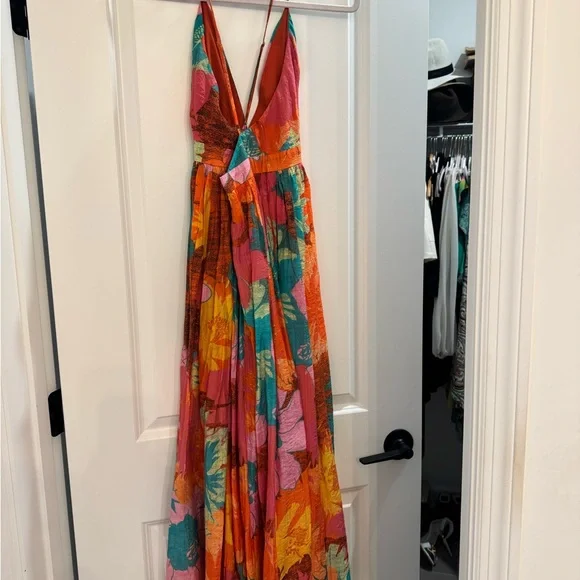 NWOT- Stunning,Vibrant Floral Halter Dress - Picture 7 of 12